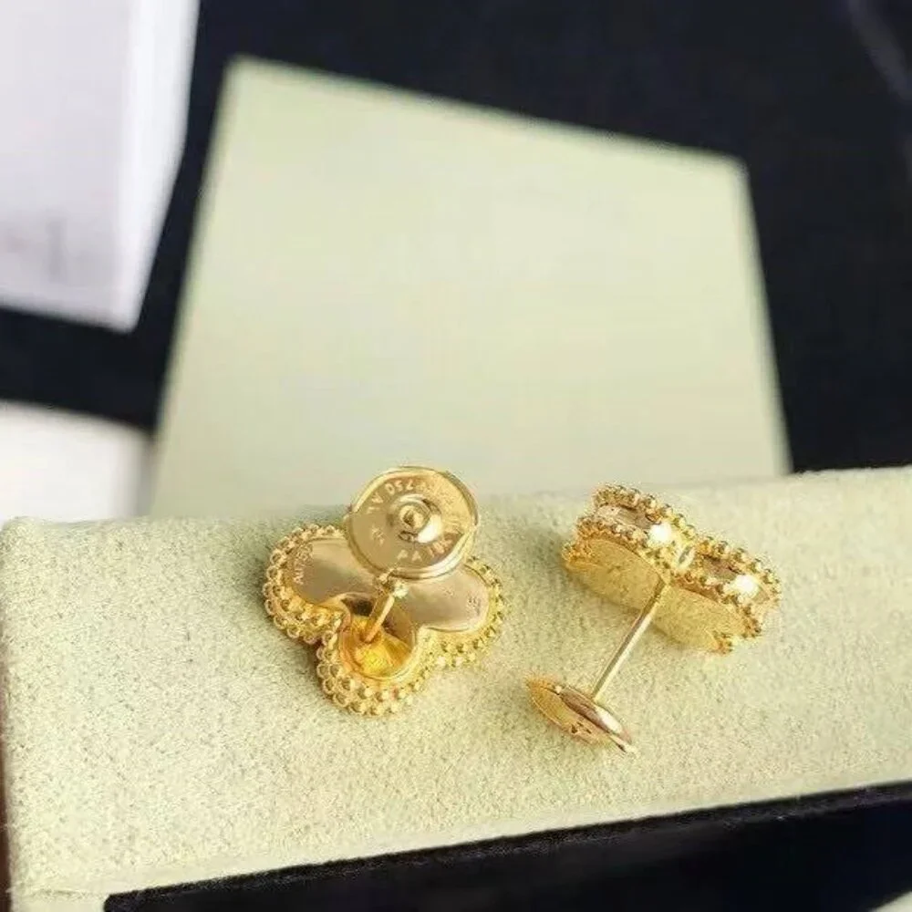 Van Cleef & Arpels Black Onyx Earrings - Picture 3 of 5